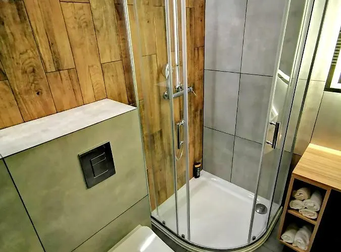 Cyprys 1 Apartment Auschwitz