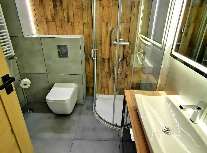 Cyprys 1 Apartment Auschwitz